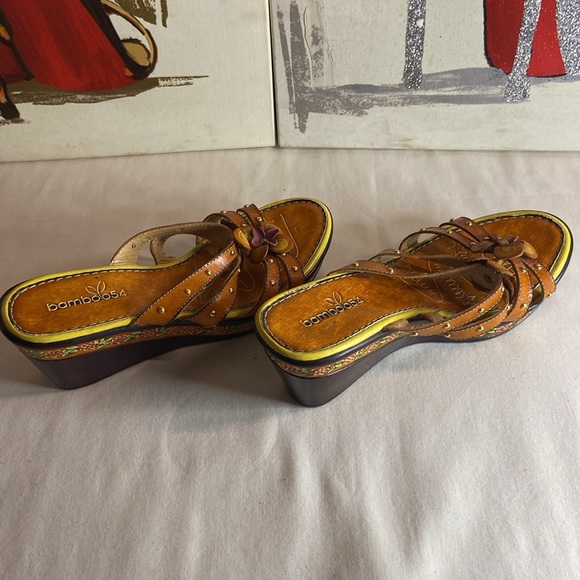 EUC Bamboo 54 wedge Sandals leather floral straps - Picture 3 of 10